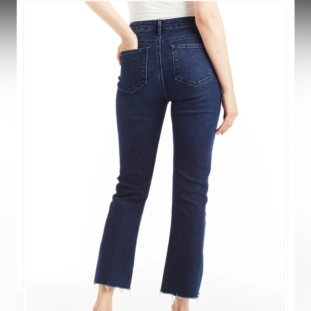 Tractr High Rise Ankle Crop Flare with Side Slit Fray Hem - Picture 5 of 12